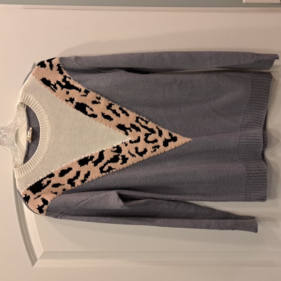 143 Story sweater - Picture 1 of 3